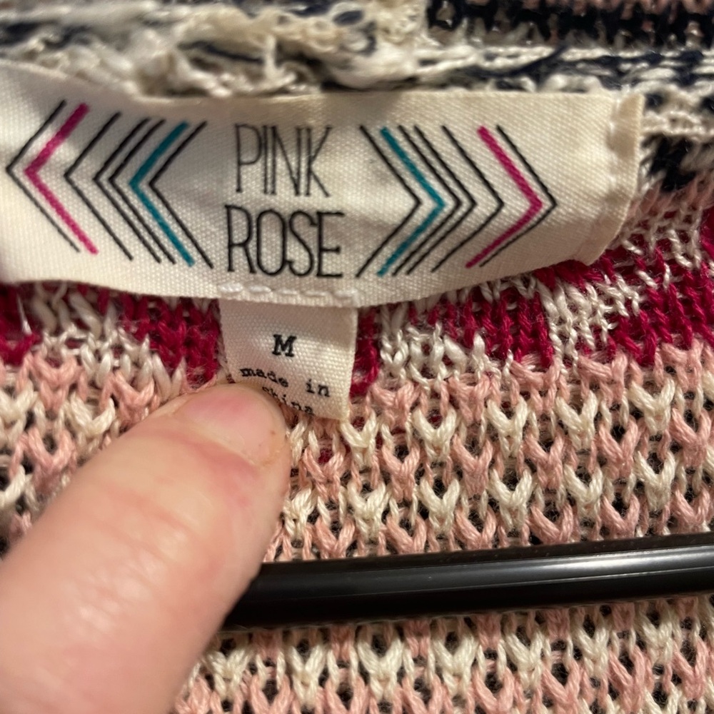 ✨ 4/$20 ✨ Pink Rose hooded duster - Picture 2 of 3